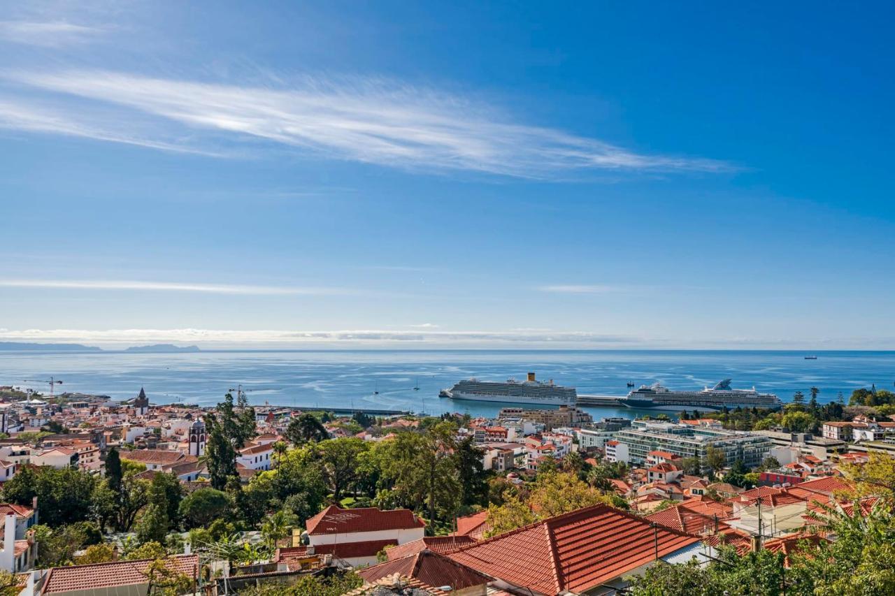 Casa Do Castelo By An Island *
